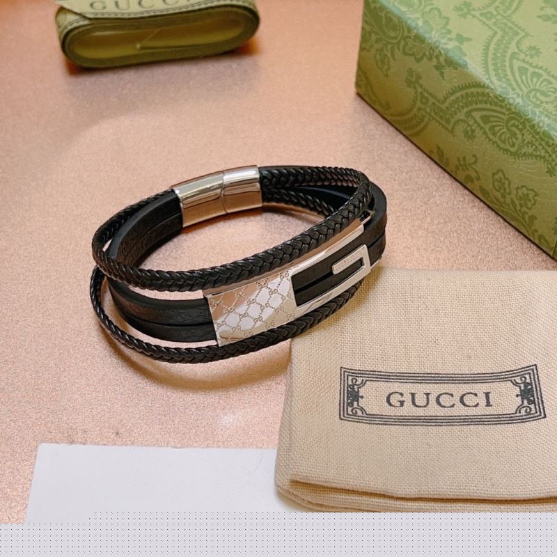 G*u*i bracelets